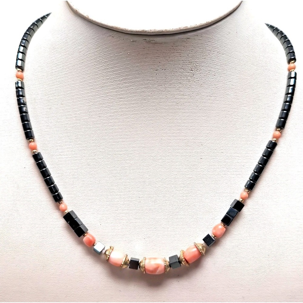 Vtg 80s Hematite / Pink Coral Beaded Necklace Gold Tone Accents 18–19" Ethnic